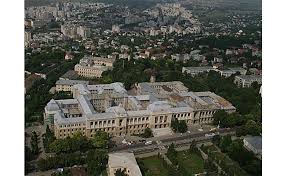 Facultatea de fizica este o poarta mereu deschisa spre cunoastere. Universitatea Alexandru Ioan Cuza Cultura In Iasi