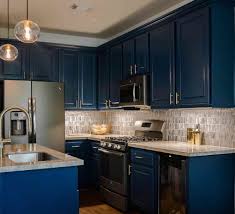 Royal blue and white kitchen cabinets. 21 Beautiful Blue And White Kitchen Design Ideas