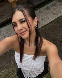 Sofia Flor's Instagram, Twitter & Facebook