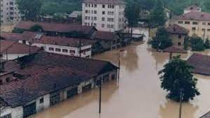 21 mayıs 1998'de bartın'da 3 gün süren etkili yağış nedeniyle bartın çayı 10 metre yükselmiş, şehrin yüzde 70'i sular altında kalmıştı. Tunc Barajlarla Bartin I Sel Tehlikesinden Kurtardik Bartin Hergun Gazetesi Guncel