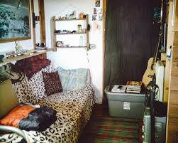 This is a general overview of how i built my 14x14 solar cabin for under $2000. A Former Homeless Man Released The Blueprints For An Incredible Off Grid Solar Home For Only 2 000