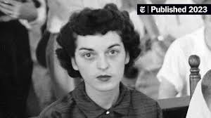 Carolyn Devery's Instagram, Twitter & Facebook