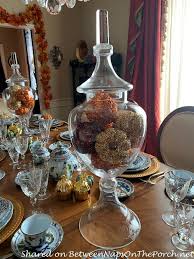 Knowing how to set a table properly is a skill that comes to the fore when friends and family set to descend on your meticulously planned dinner party. 3 Fabulous Table Settings 2 Spooky For Halloween And 1 Elegant For Autumn Fall Table Settings Fall Table Decor Beautiful Table Settings