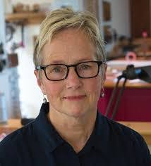 Jen Sweet's Instagram, Twitter & Facebook