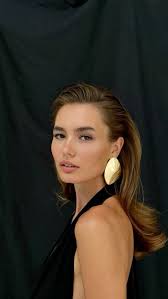 Mariana Abraham (marianaabraham)