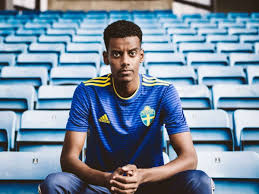 Bis zum sommer ist alexander isak vom bvb an den niederländischen erstligisten willem ii ausgeliehen. Isak Wechselt Vom Bvb Zu Real Sociedad Borussia Dortmund Mit Option Bvb