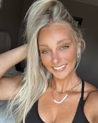 Kayla Endicott's Instagram, Twitter & Facebook