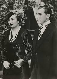 Princess Maria De Las Mercedes Borbon Dos Sicilias And Fiance Don Juan De Borbon Parents To Be Of Kin Spanish Royal Family European Royalty Spanish Royalty
