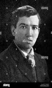 Robert Stonehill's Instagram, Twitter & Facebook