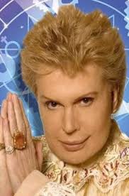 Descanse en paz el legendario Walter Mercado. Amigo del Viejo San Juan y de  El Gallo de Oro.