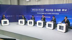 2018년 대선에서 푸틴에게 도전하려 했으나 과거 지방정부 고문 시절의 횡령 혐의로 유죄 판결을 받았던 전력 때문에 후보 등록을 거부당했다. í'€ì˜ìƒ ì˜¤ì„¸í›ˆ ì„œìš¸ì‹œìž¥ í›„ë³´ ì´ˆì²­ Tv í† ë¡ íšŒ Sbs ë‰´ìŠ¤