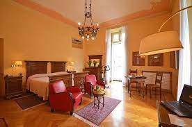 L' albergo torino è un elegante palazzo finemente ristrutturato che si trova nel cuore del centro storico di roma, in prossimità del. Hotel Roma E Rocca Cavour 76 1 0 5 Prices Reviews Turin Italy Tripadvisor