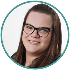 Sheena Bateman's Instagram, Twitter & Facebook