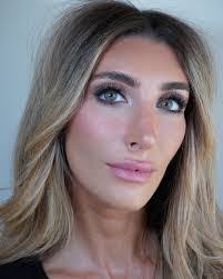 Isabella Rubin's Instagram, Twitter & Facebook