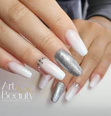 Puedes escoger las uñas de gel en blanco entre estilos brillantes tradicionales y los mates, que están marcando tendencia actualmente. Https Xn Decorandouas Jhb Net Unas Blancas