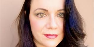 Christina Reynolds's Instagram, Twitter & Facebook