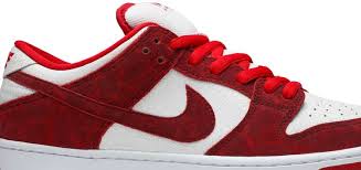 It can be obtained for free from the valentine gifts, which is located near the spawn for a limited time. Dunk Low Premium Sb Valentines Day Nike 313170 662 Goat