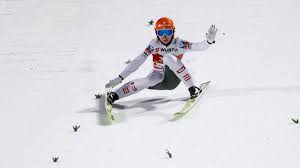 Ronald kramer, der vater von skispringerin marita, liebt die berge. Wm Oberstdorf Drama Um Marita Kramer Technischer Delegierter Erklart Anlaufverkurzung Eurosport