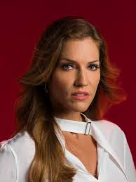 Watching Confessions Of a Shopaholic and Suze's character is very similar  to Lucy in GG