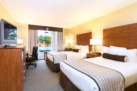 The award winning and newly renovated best western plus gateway inn & suites offers comfortable accommodations, great rates and the perfect location for business and leisure travelers, due to its proximity to the university of colorado hospital, anschutz medical campus, fitzsimmons medical complex, medical center of aurora, denver children's. Best Western Orlando Gateway Hotel