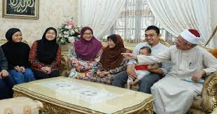 Pakar perubatan dan neurologi datuk dr zakaria abdul kadir berkata, harussani sudah mula menunjukkan respon positif petang semalam. Harussani Sudah Boleh Bercakap