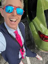 Kelli Hamilton's Instagram, Twitter & Facebook