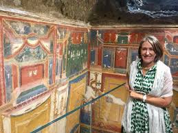 È un funzionario di carriera del servizio diplomatico americano con il grado di consigliere. Positano Mary Ellen Countryman Console Americano A Napoli Affascinata Dalla Villa Romana Positanonews