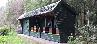 bijenstal landgoed klarenbeek bijenhuis bijen houden permacultuur