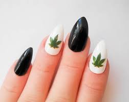 30 must try almond nail designs