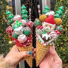 Roquefort Mini Cakes Smoked Walnuts And Bacon Clean Eating Snacks Recipe Christmas Cake Pops Bouquet Christmas Sweets Santa Cake