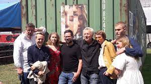 Alles isy drife film / basis film network/distributor: File Das Team Von Alles Isy Jpg Wikimedia Commons