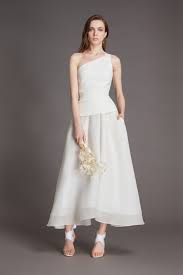 Acquista abiti da sposa economici 2020 ora puoi richiedere più sconti. Galvan Abiti Da Sposa 2021 Speciale Tendenze Moda Look Bridal Vogue Italia Abiti Da Sposa Stili Di Abiti Da Sposa Collezione Per Spose