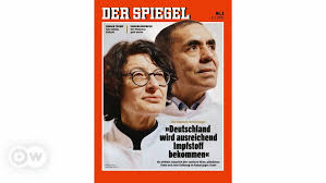 He went to germany with his family at the age of 4. Ozlem Tureci Ve Ugur Sahin Der Spiegel In Kapaginda Almanya Dw 02 01 2021