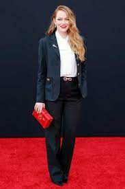 • takerlama new arrival 2021 cruella de vil emma stone red dres is online shop link: Emma Stone Wore Cruella De Vil Lv Suit On Red Carpet