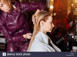 A place where your hair, face, and body can be given special treatments beauty salon. Beautician Washing Hair Customer Stockfotos Und Bilder Kaufen Alamy