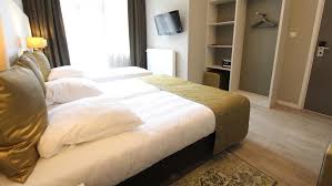 Museumplein is 9 minutes by foot. Dreibettzimmer Apple Inn Hotel Amsterdam