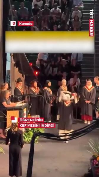 Kanada'da bir okulun mezuniyet töreninde öğretim görevlisi, Filistinli  öğrencinin boynundaki kefiyeyi çekip çıkardı.