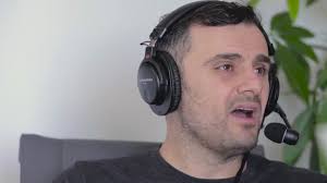 Saltyvee (@saltyvee)