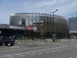 Si vous êtes confrontés à la difficulté de cibler les entreprises auxquelles envoyer votre cv, pôle emploi vous propose de tester ce service. Insolite La Gare D Annecy En Vente Sur Le Bon Coin