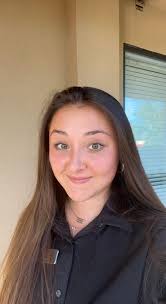 Hii everyone my name is Kyri Jolly I'm 17 and I'm from a small city named  Troy in Alabama. I am a incoming freshman at UA and I am currently looking  for