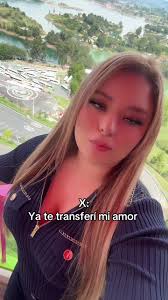 Evelyn Rivera Corriendo en Tanga: Humor y Amor