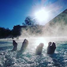 Im Winter Ist Das Nordbad Perfekt Zum Entspannen Dort Kannst Du Sogar Draussen In Der Sonne Schwimmen Ausflug Reisen Olympiapark Munchen