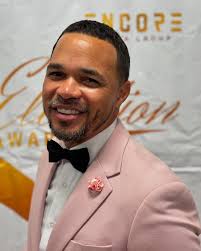 A few pics at The Elevation Awards last night. I didn't get much cause I  was out here hosting. It was a great night to elevate. #sawyerboytv #host  #thebahamiancomedian #elegant