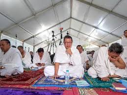 Artinya puncak ibadah haji adalah wukuf di padang arafah pada 9 dzulhijjah. Khutbah Wukuf Haji 2019 Perbanyak Istigfar Di Arafah Mohon Ampunan Dari Allah Okezone Haji