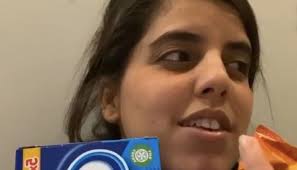 Je fais 44kg, je mange très peu. Ines Reg Son Sketch Sur Le Quotidien Des Francais Pendant La Crise Fait Le Buzz