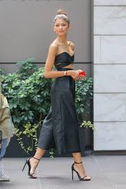 Zendaya In A Chic Take On The Crop Top And Culotte Fashion Celebrity Street Style Crop Top Fashion
