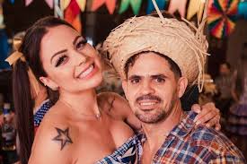Victória Villarim, ex do sertanejo Eduardo Costa, faz declaração para irmão  do cantor: "Meu grude"