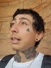 Explorando el Castillo Embrujado: ¿Quién está aquí con nosotros?