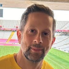 Bernadette Parr's Instagram, Twitter & Facebook