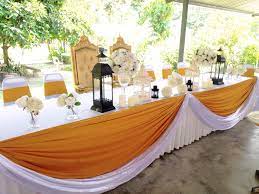 Set meja panjang yang bersaiz 20' x 5' (saiz ni i main agak2 je) yang dirias dengan scallop berwarna pink set bilik pengantin yang i pilih pun dirias dengan colourful flowers dan ada chandelier di tengah. Simple Pelamin Bersanding Deco Meja Makan Pengantin Theme Gold Majlis Di Hulu Langat Pelamin Nikah Wedding Preparation Wedding List